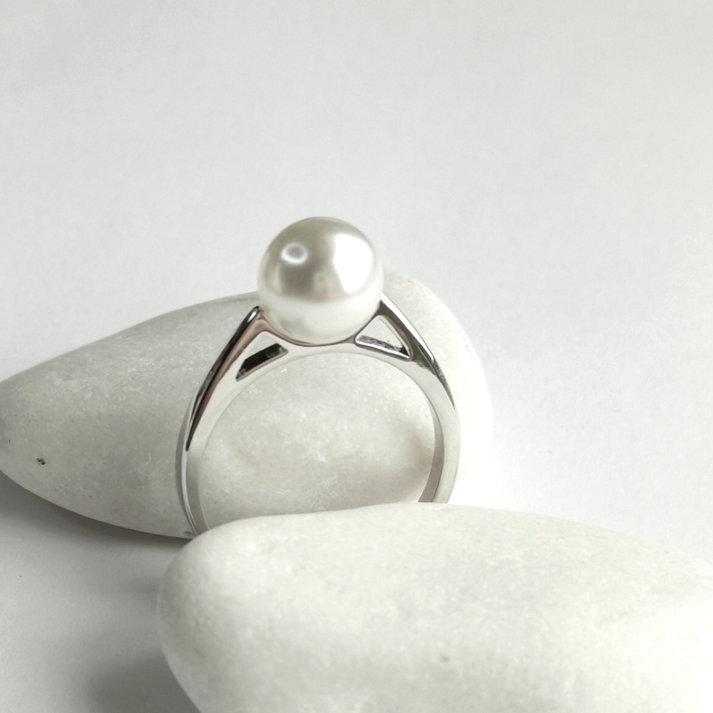 Swarovski Elements solitaire Pearl 14k white gold cocktail ring size 7